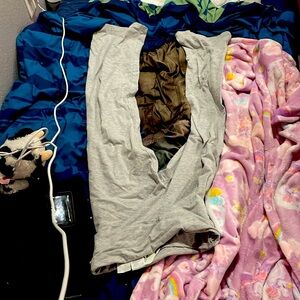 Sellling because it does not fit me and is to big